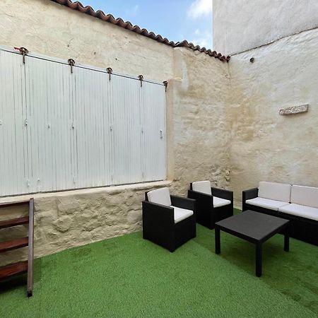 La Carree Des Amis Lusignan Exterior foto